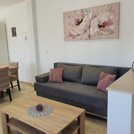Apartment Rados Dugopolje Exteriör bild